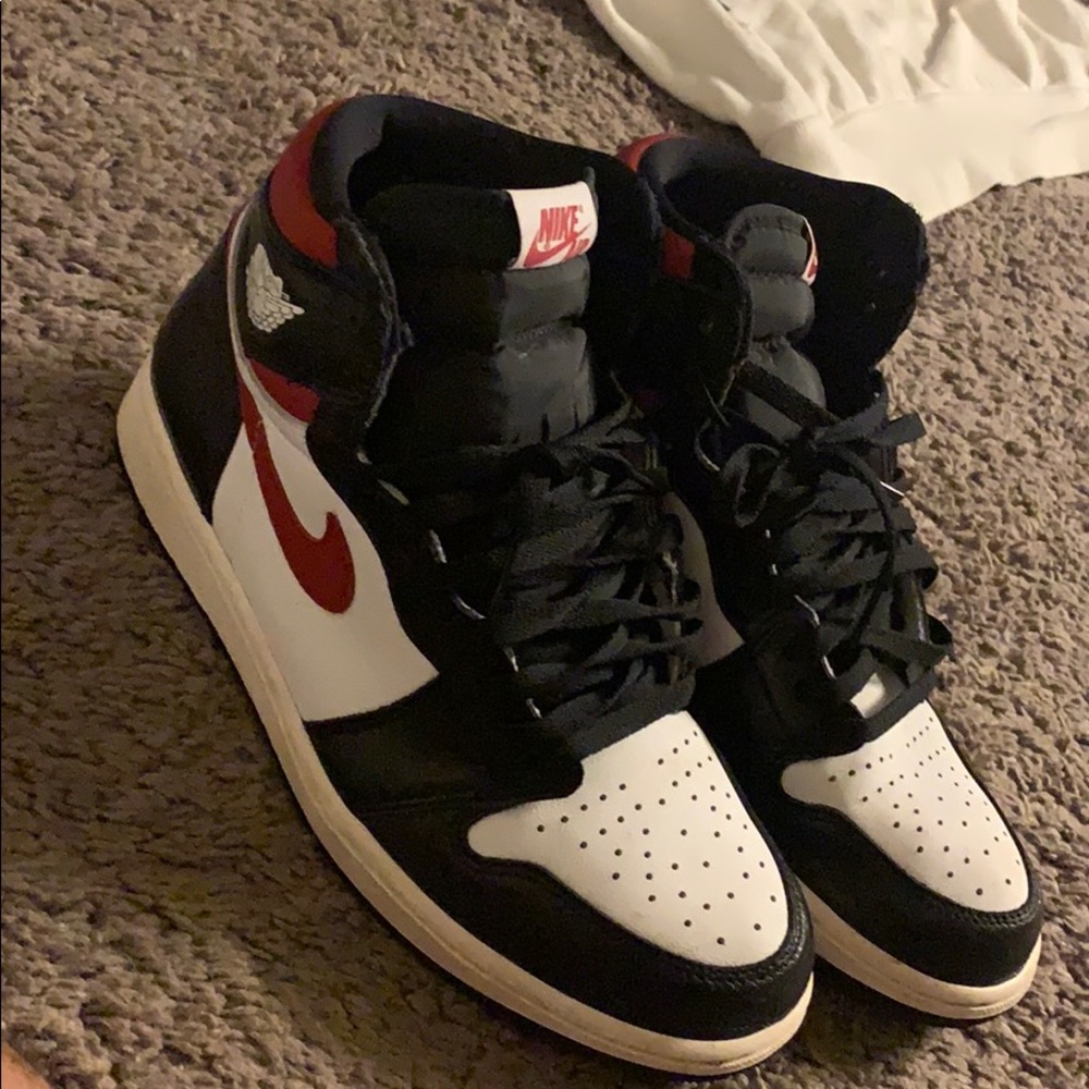 Gym Red 1s Sz 9.5 100% authentic
